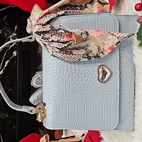 BETSEY JOHNSON BLUE ALLIGATOR BETSEY JOHNSON TOP HANDLE w/SCARF - Picture 2 of 7